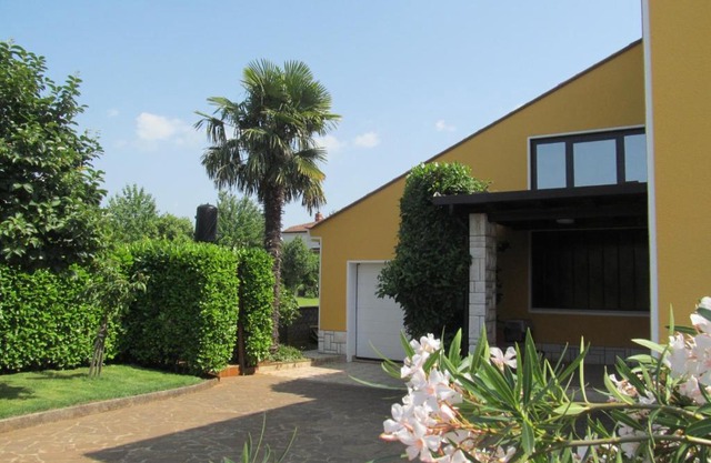 Apartments ZVEZDICA* with garden