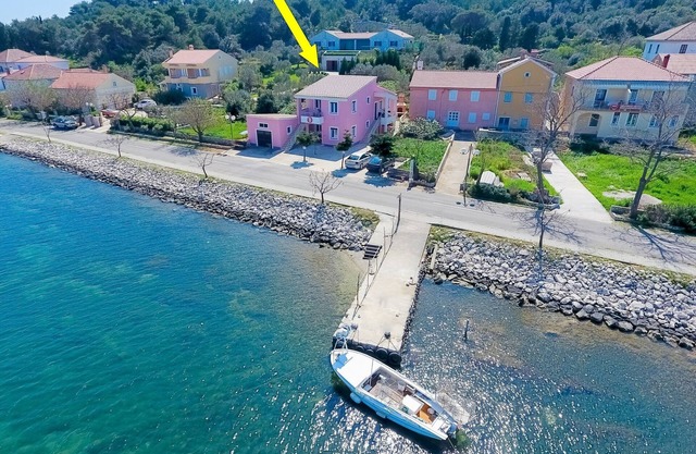 Apartments Zvonko, (16324), Veli Rat, Croatia