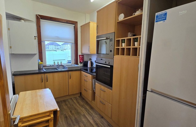 ApartmentSleeps5-Parking-Garden-PetsOk