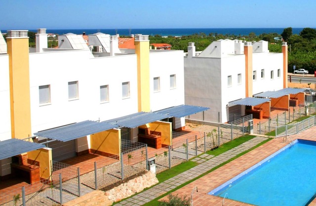 APCOSTAS Via Augusta / Tres Dormitorios