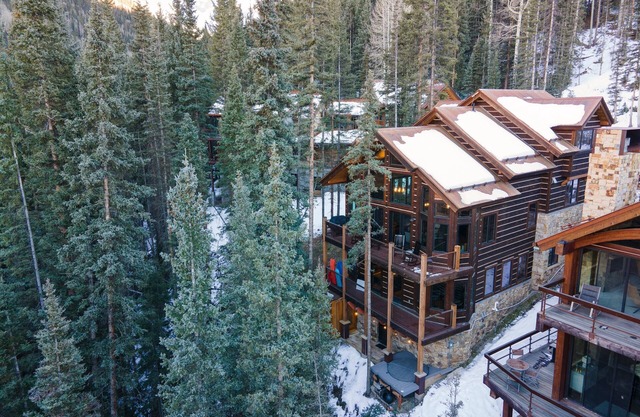 Apex by AvantStay | Cozy Expansive Mountain Home | Close to the Slopes!