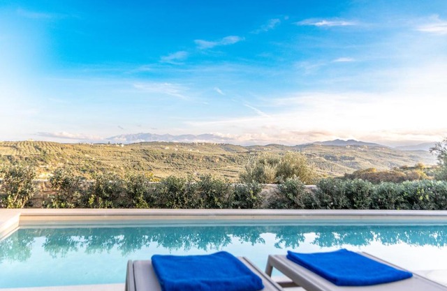 Apithano Heated pool on demand
