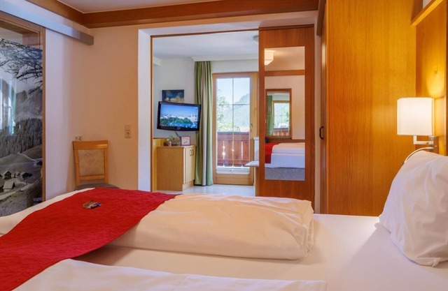 App. 105 - 1 bedroom, living room/kitchen, bathroom - Aparthotel Das Hochkönig