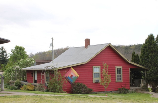 Appalachian Quilt Cabin Centrally Located Dentro de las colinas de Hocking