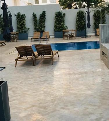 Apparemment avec piscine