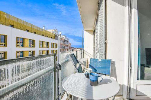 Appart 3 ch avec balcon à la Joliette