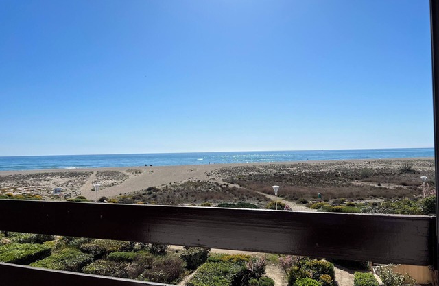 Appart 4 pers. terrasse vue mer accès direct plage