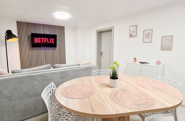 Appart'AZUR Haguenau, complete accommodation for business travellers: Quiet, Wi-Fi, King-size bed