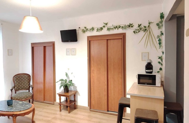 Appart N°3, T2 APPART HOTEL LE COMBES