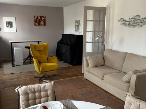 Appartement lumineux avec 2 chambres au cœur de Merville-Franceville - FR-1-465-111