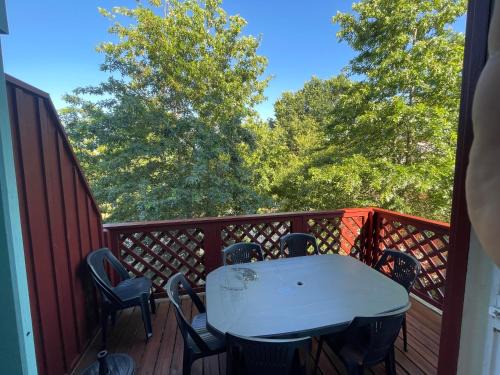 Appart spacieux, lumineux & calme Environnement nature, piscine
