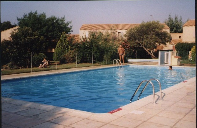 Appart. T2 de 35 m² en rez de Jardin au Calme. Résidence Fermée Avec Piscine