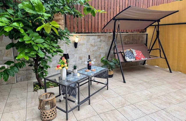 Appartamento agli Acquedotti, with private garden