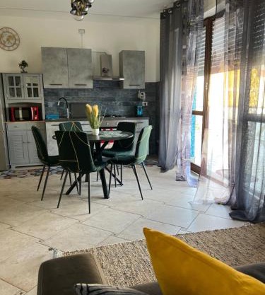 APPARTAMENTO ATTiCO CON TERRAZZO FIBI