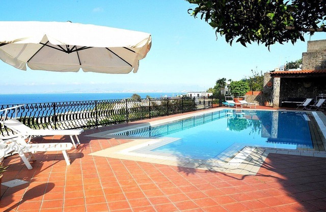 Appartamento Lindora A: Un apartamento luminoso y elegante que forma parte de una villa ubicada en una zona tranquila a pocos minutos del centro.