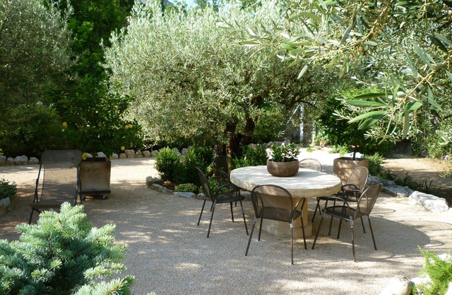 Appartem. 60 m² con aire acondicionado a los pies del Luberon y una vista impresionante del jardín bien cuidado