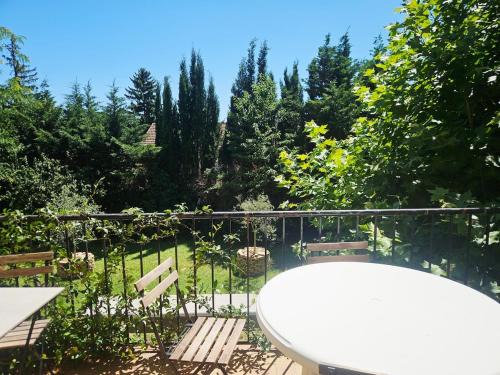 Appartement trois chambres avec jardin