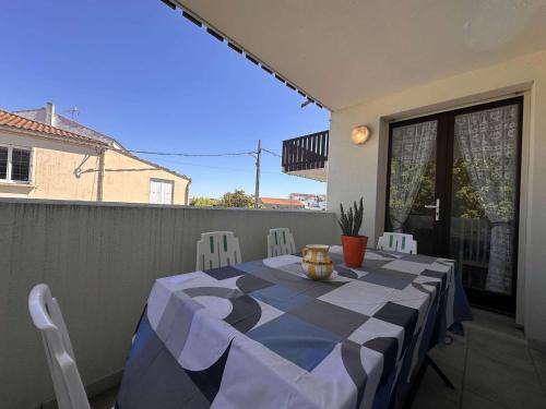 Appartement 2P avec balcon à 700m de la plage - FR-1-246A-369
