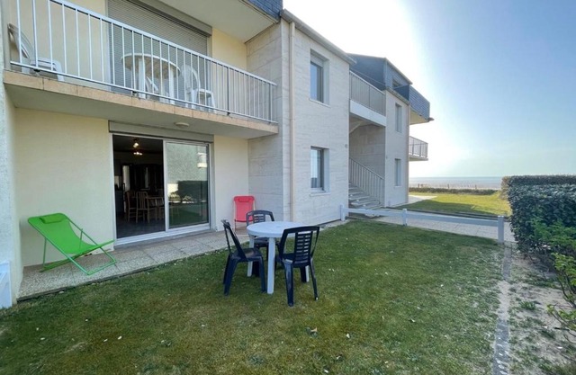 Appartement à 50m plage avec terrasse et jardin - FR-1-361-14