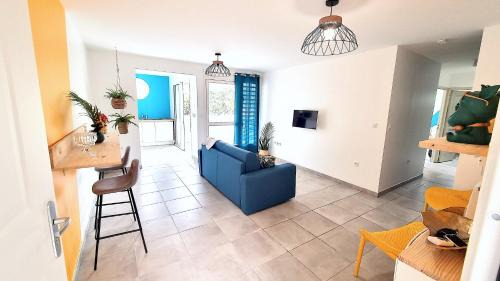 Appartement 2 chambres, avec jardin, grande terrasse, Barbecue, 8 min du centre ville