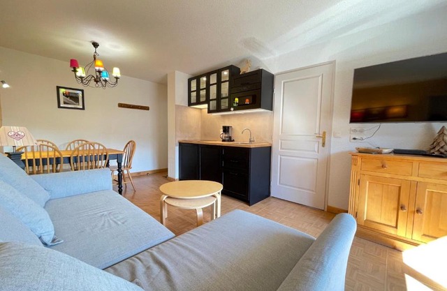 Appartement 2 chambres au pied des pistes avec piscine intérieure - FR-1-505-226