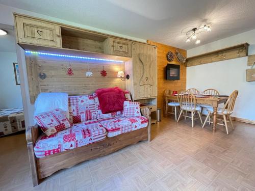 Appartement 2 chambres au pied des pistes avec piscine intérieure - FR-1-505-228