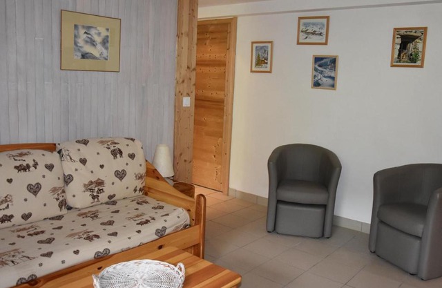 Appartement 2 pièces avec terrasse et jardin privatif, calme, proche commerces et pistes de ski - FR-1-464-184