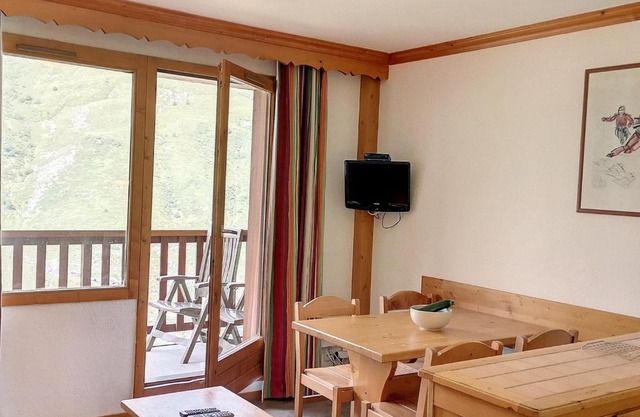 Appartement 2 pièces cosy aux Menuires, balcon sud-ouest, pied des pistes, proche commodités - FR-1-178-377