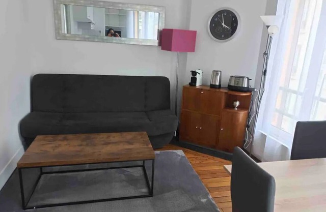 Appartement 2 Pièces Proche Tout Commerces et Proche Métro