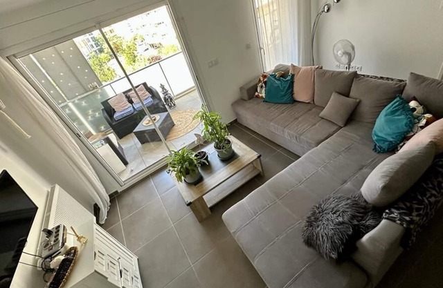 Appartement 3 Chambres Avec Parking Gratuit à Port Marianne
