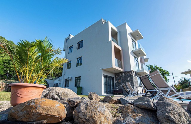 Appartement avec splendide vue sur lile aux Benitiers et Le Morne Brabant