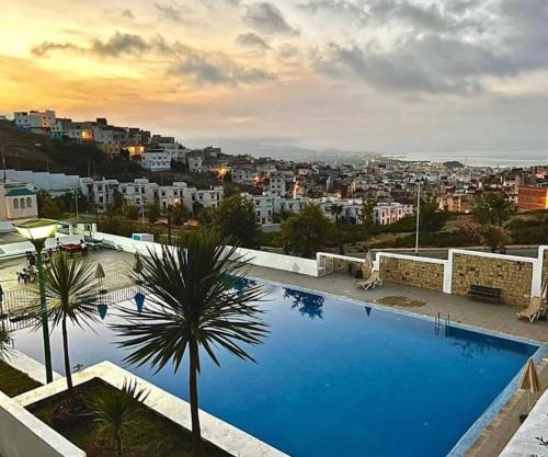 Appartement avec piscines et vue sur mer M'diq