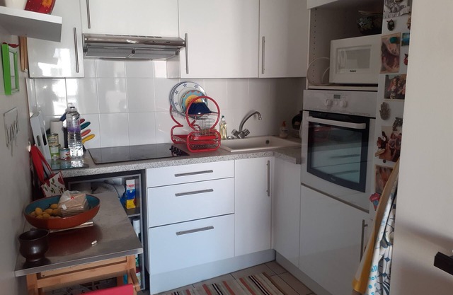 Appartement Calme et Lumineux Situé au 4eme Étage Avec Ascenseur et Parking