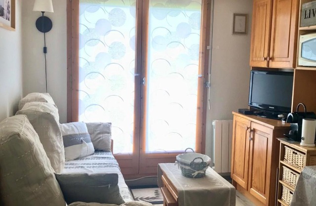 Appartement chaleureux avec balcon et accès direct aux pistes - FR-1-181-2465