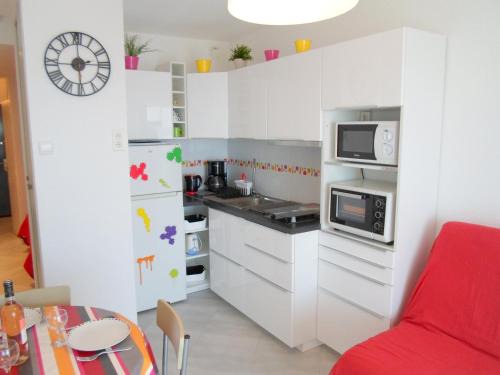 Appartement climatisé proche des thermes avec balcon - FR-1-503-50