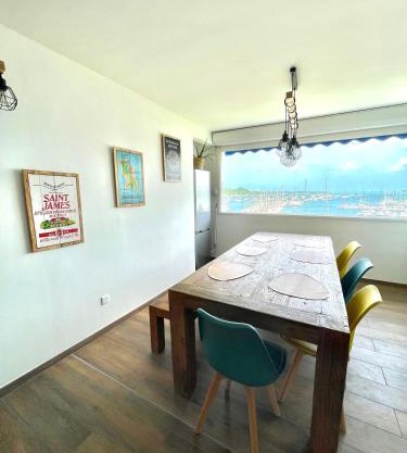 Appartement contemporain vue marina