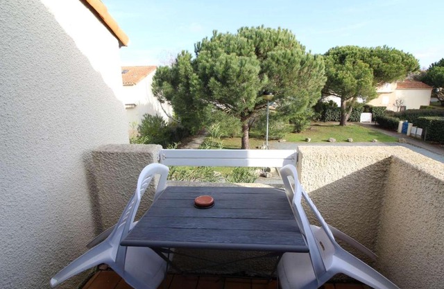 Appartement Cosy à Dolus-d'Oléron - 4 Couchages, Proche Plage avec Balcon et Parking Gratuit - FR-1-246A-141