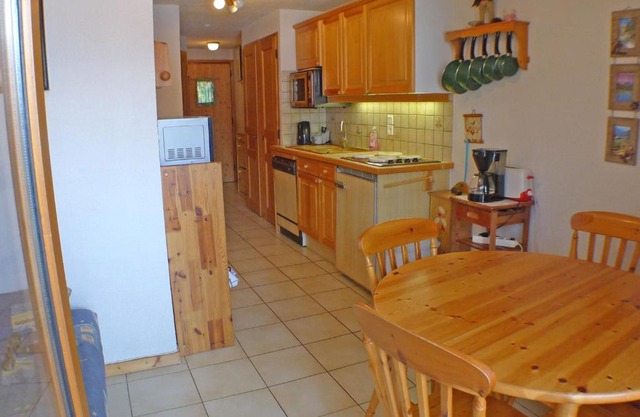 Appartement cosy avec balcon, parking et animaux acceptés - FR-1-629-90