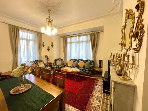 Appartement Dans Immeuble Haussmanien