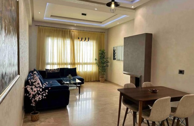 Appartement de 2 Chambres au Bord de L'eau Avec Cheminée Intérieure