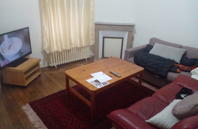 Appartement de 42m2 Tout Equipe a Cote du Metro et 5 Minutes de Paris