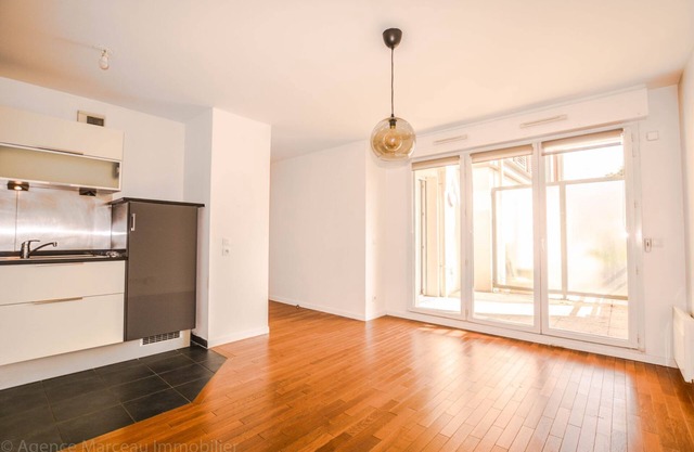 Appartement de Standing à 10 de Paris Centre Saint Lazare et la Défense