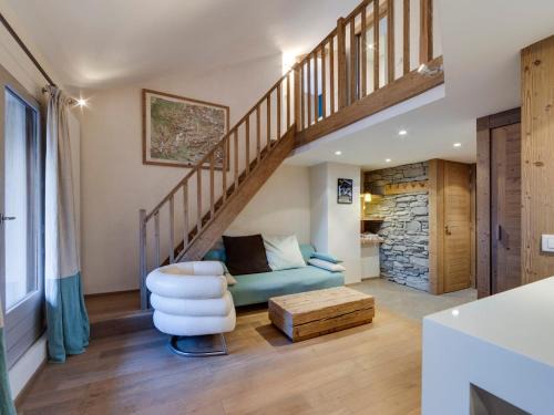 Appartement Duplex Rénové: 3 Pièces, 40m², Parking, Proche Centre Val d'Isère - FR-1-567-96