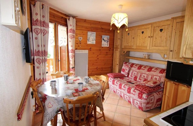 Appartement en Forêt des Rennes II, 2 Pièces + Cabine, Balcon, 4 Pers., Proche ESF, Classé 2 Étoiles - FR-1-594-168