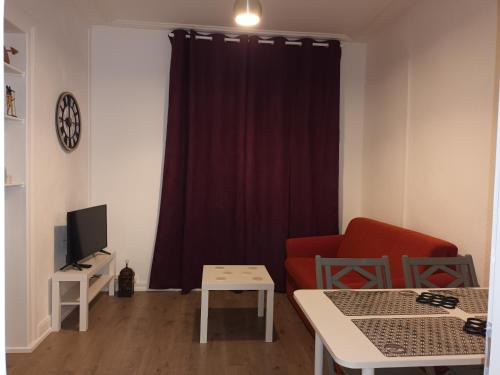 Appartement entier au RDC - Ideal pour travailleurs ou voyageurs en famille jusqu à 6p