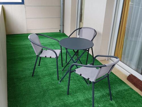 Appartement familial avec piscine, wifi et parking - FR-1-498-104