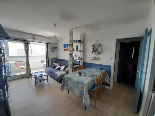 Appartement 4 pers, loggia, vue mer, petits chiens admis, ascenseur - FR-1-324A-11