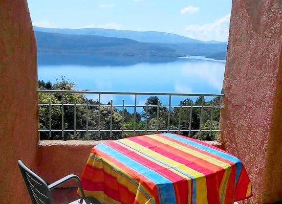 Appartement cosy à Sainte-Croix-du-Verdon 44 m² vue lac