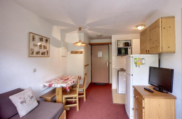 Appartement Idéalement Situé aux Menuires, 2 Pièces pour 4 Pers, Pied des Pistes, Wifi Gratuit - FR-1-178-143