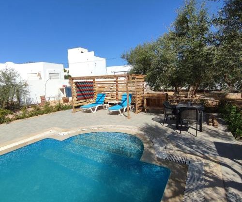 Appartement Les Oliviers avec piscine proche du lagon